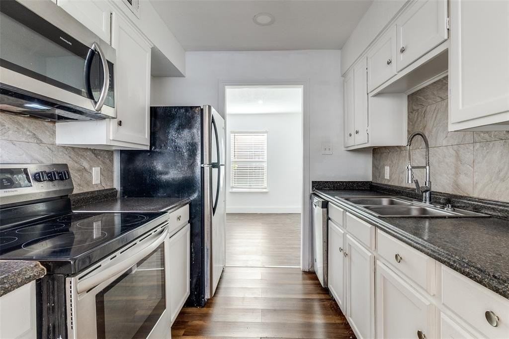 4618 San Jacinto St #A - Photo 4 of 12