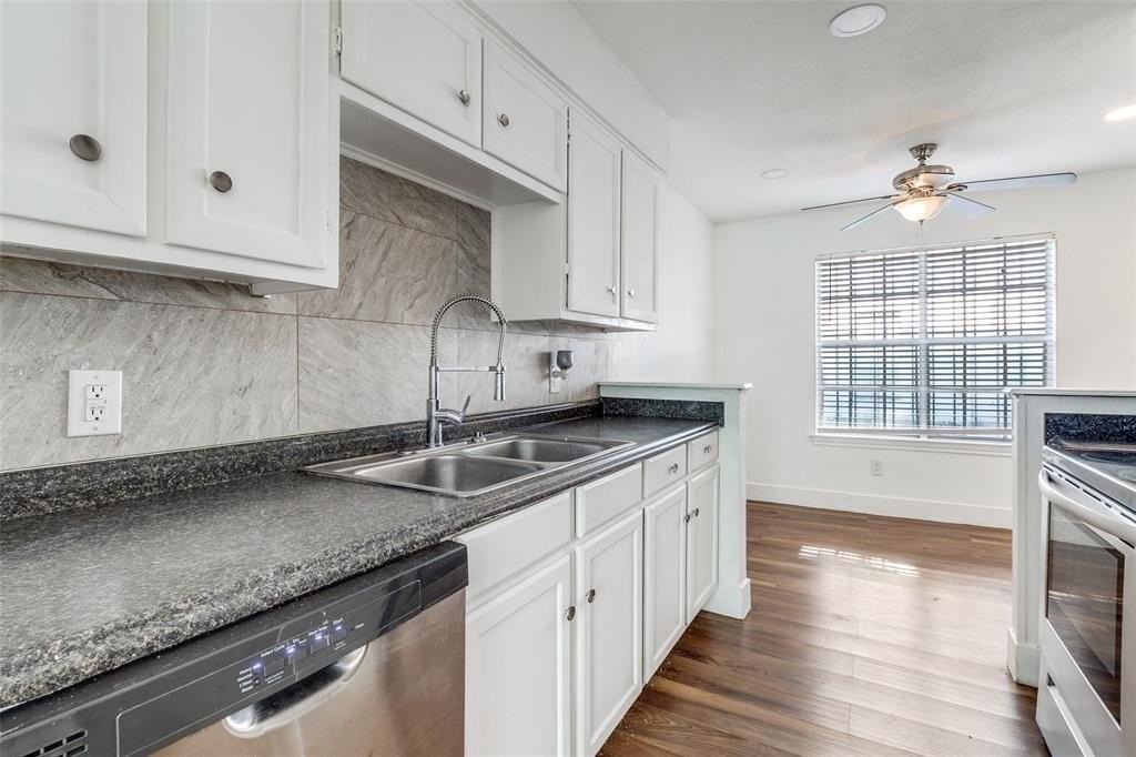 4618 San Jacinto St #A - Photo 5 of 12