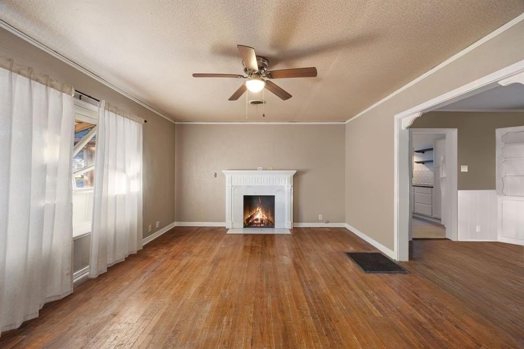 806 Buckalew St - Photo 4 of 23