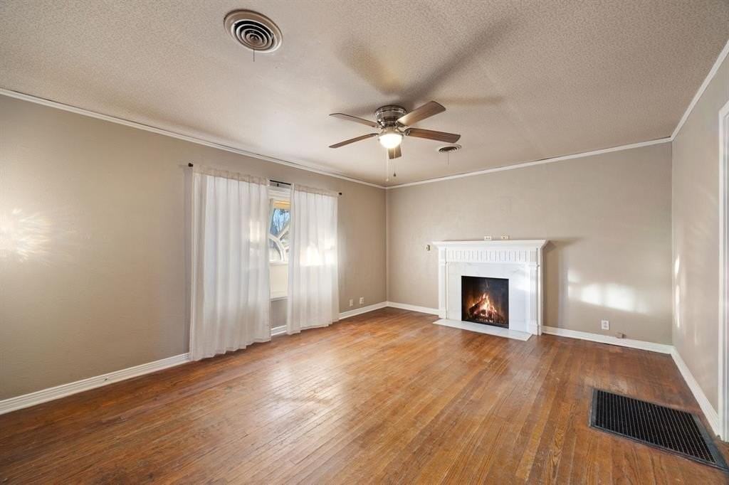 806 Buckalew St - Photo 5 of 23