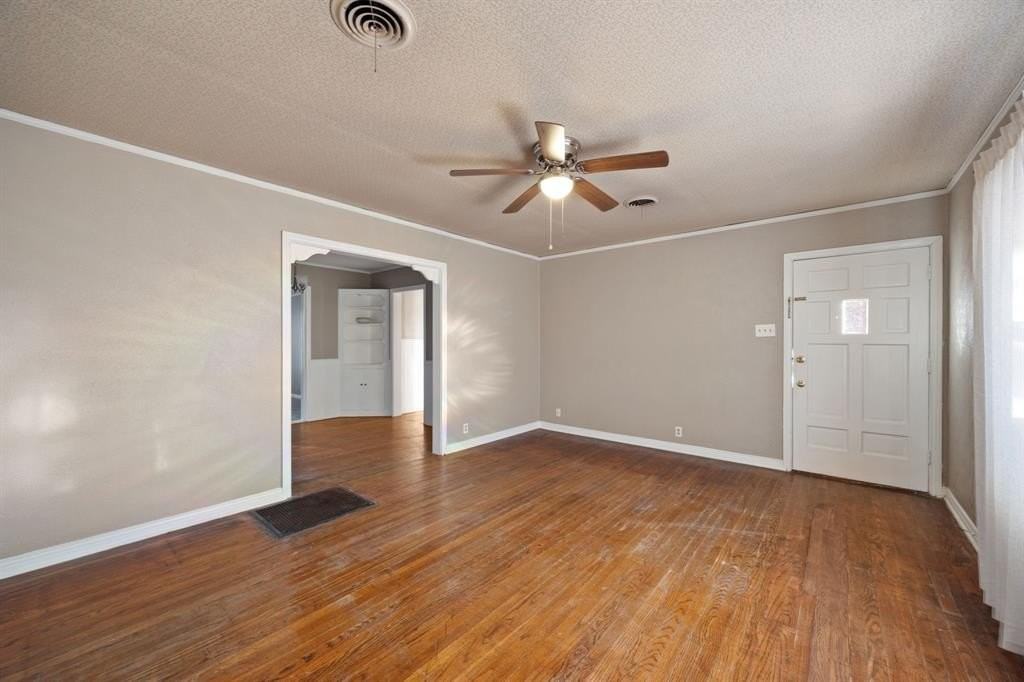 806 Buckalew St - Photo 6 of 23