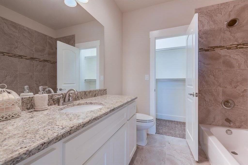 203 Belleville Dr - Photo 3 of 23