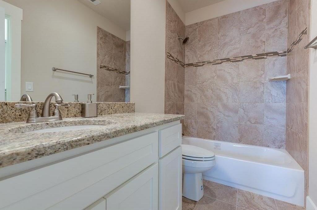 203 Belleville Dr - Photo 5 of 23