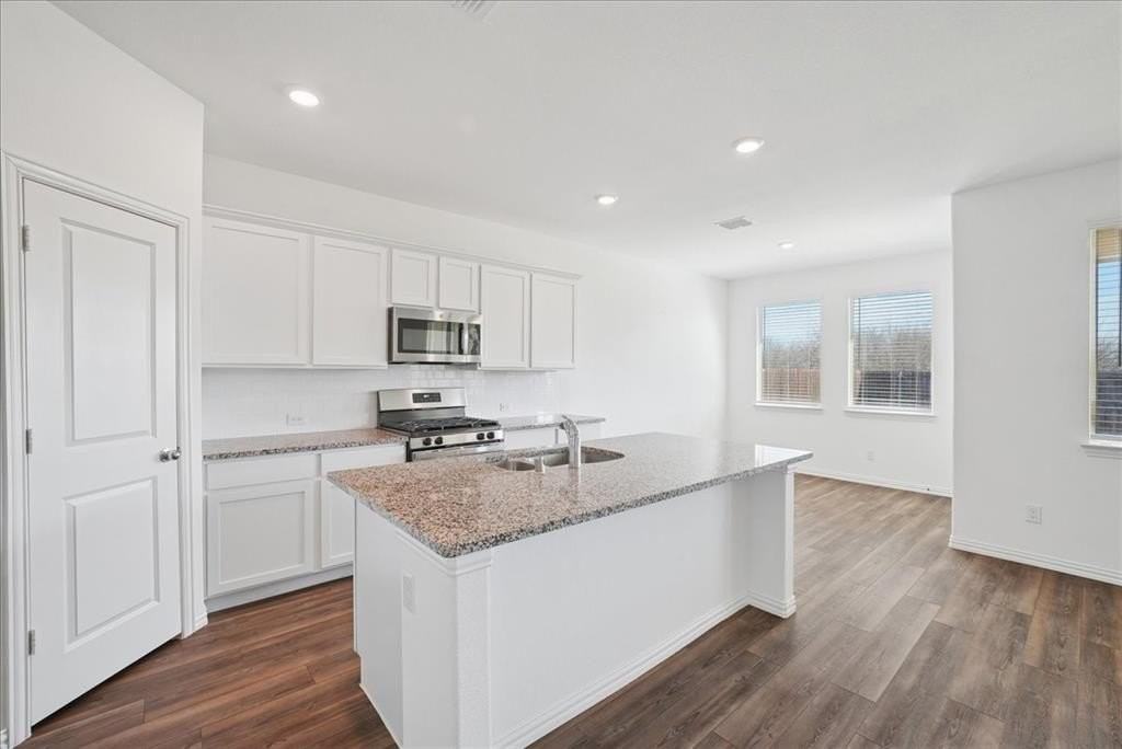 846 Sitwell Dr - Photo 5 of 34