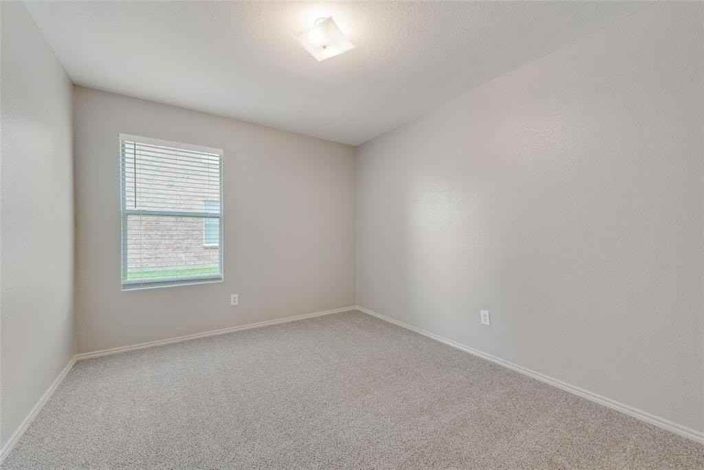 613 Preston Dr - Photo 6 of 22