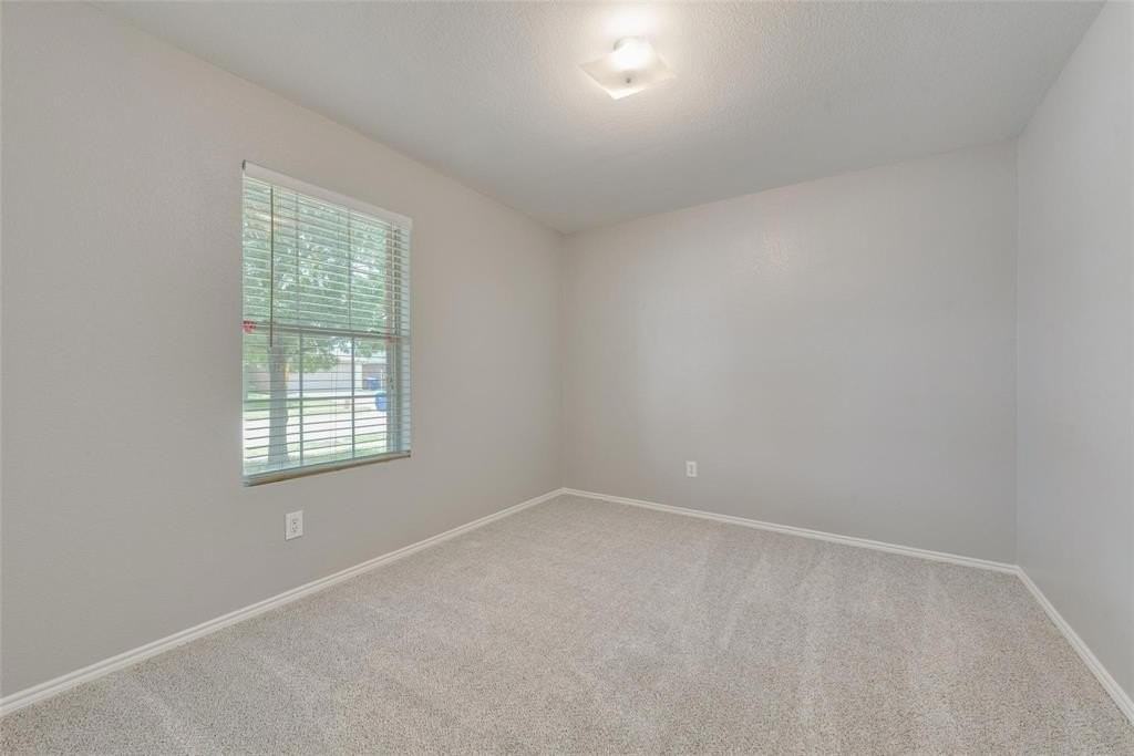 613 Preston Dr - Photo 7 of 22