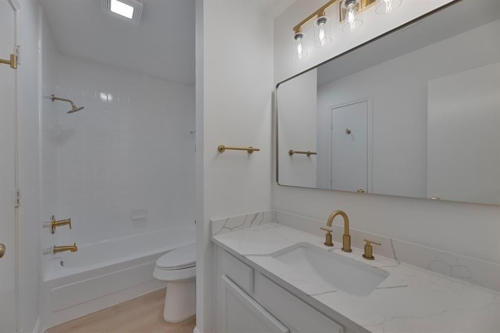 6312 Woodstream Trl - Photo 4 of 29