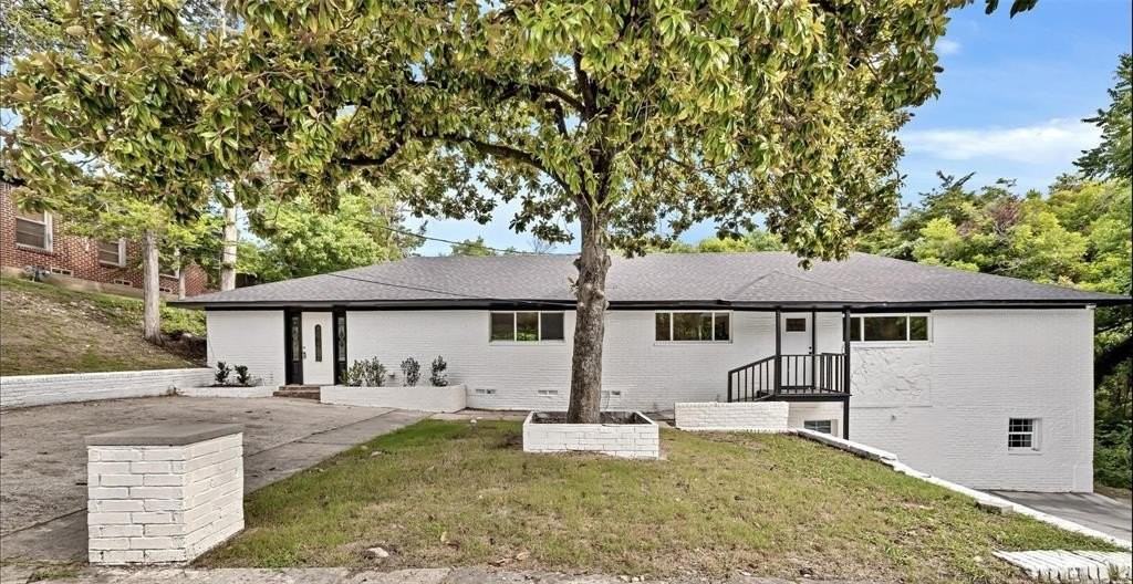 1621 Stella Ave - Photo 2 of 39