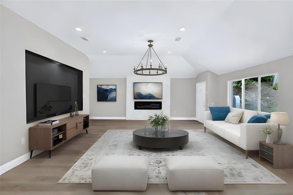 1621 Stella Ave - Photo 3 of 39