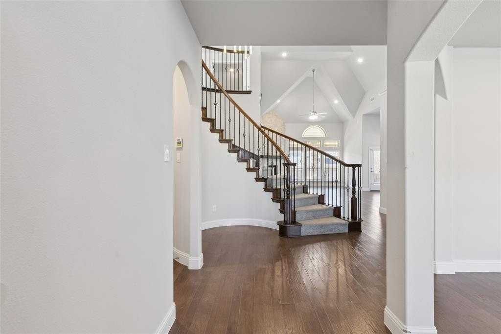 3233 Rolling Meadow Dr - Photo 3 of 37