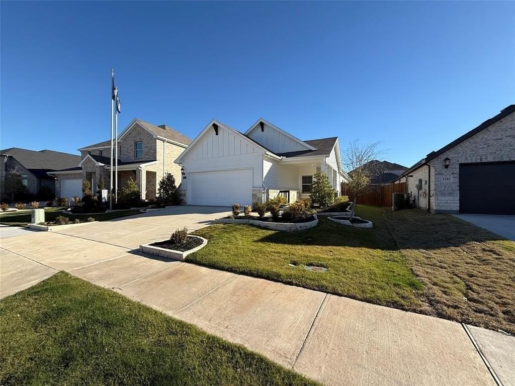 1168 Yucca Ave - Photo 5 of 27