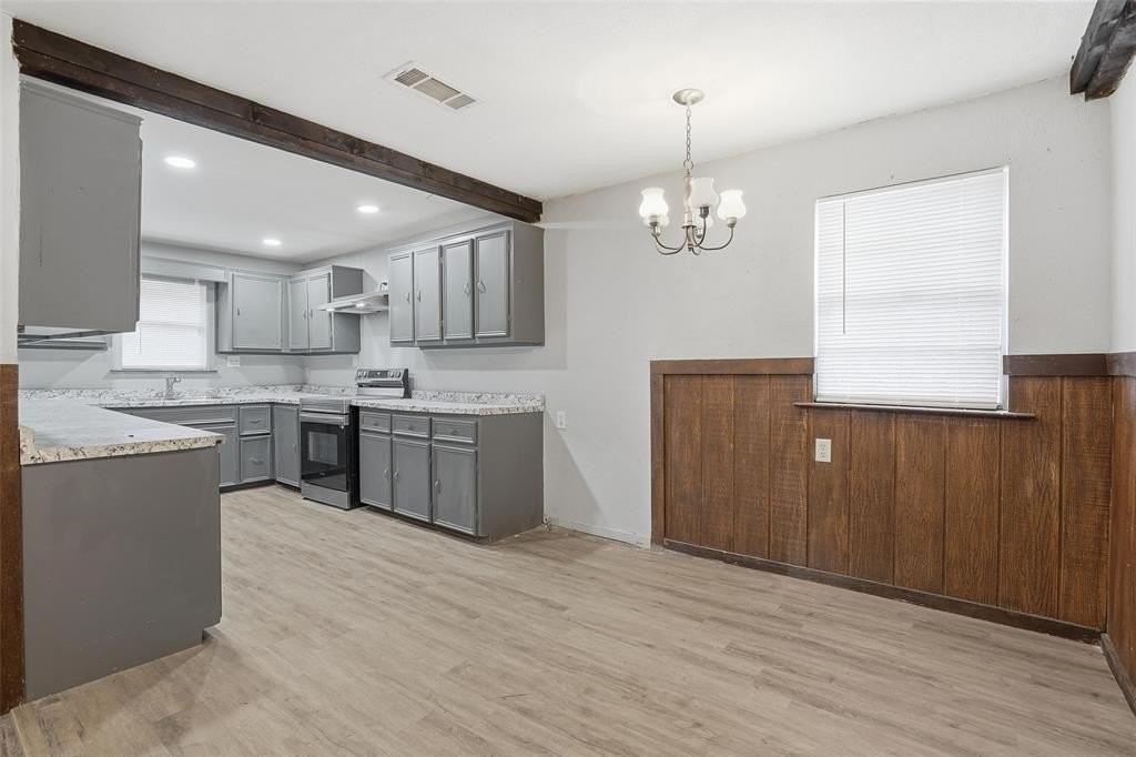 1412 Chase Ave - Photo 4 of 23