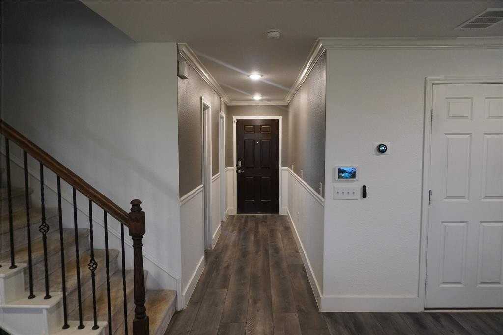 1245 Waggoner Dr - Photo 5 of 25