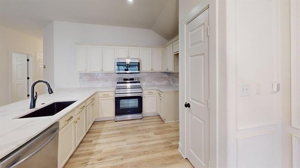 3601 Redwood Cir - Photo 5 of 21