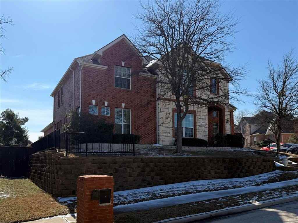 1020 Thorncliff Trl - Photo 3 of 29