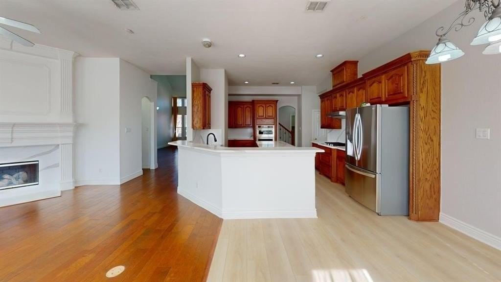 1020 Thorncliff Trl - Photo 5 of 29