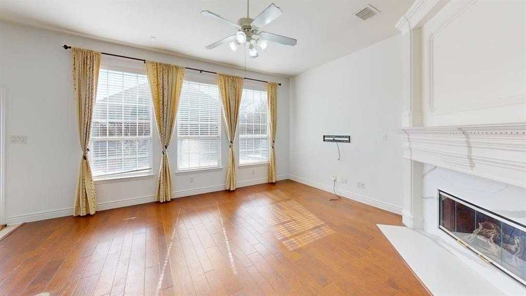 1020 Thorncliff Trl - Photo 6 of 29