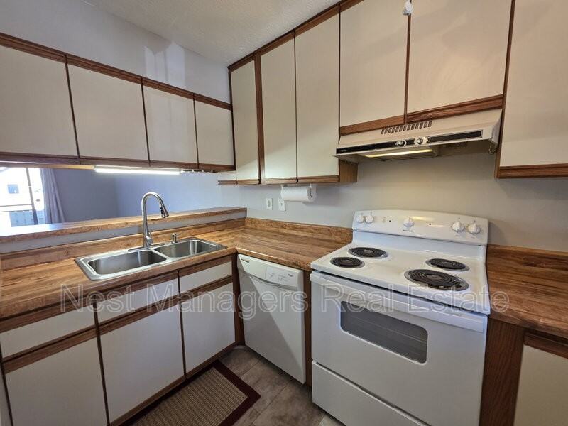 4618 Fen Ct - Photo 2 of 14