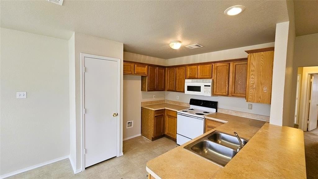 715 Hallvale Dr - Photo 3 of 8