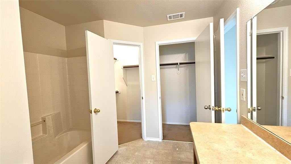 715 Hallvale Dr - Photo 6 of 8