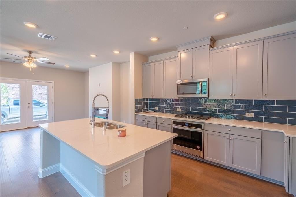 7800 Manilla Dr - Photo 6 of 30