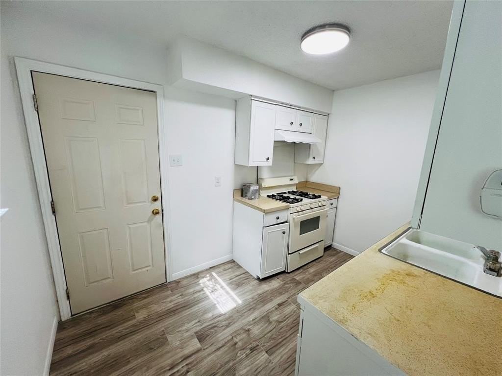 1303 Driftwood Dr - Photo 5 of 16