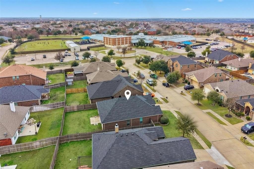 2007 Sterling Gate Dr - Photo 2 of 26