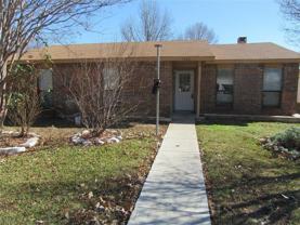 1402 Frio Ln - Photo 1 of 1