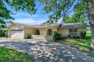 featured image of 910 Kiowa Dr W