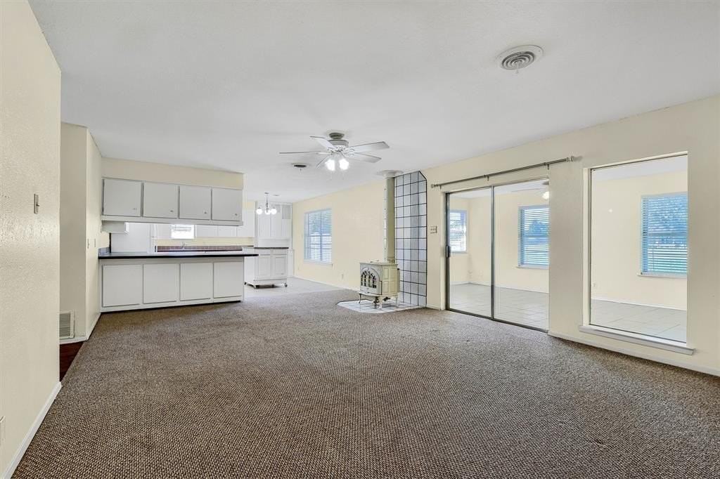 910 Kiowa Dr W - Photo 6 of 23