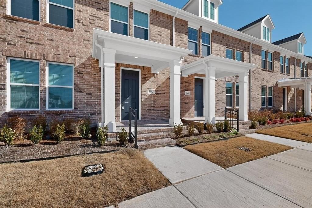 8852 Magnet Dr - Photo 3 of 38