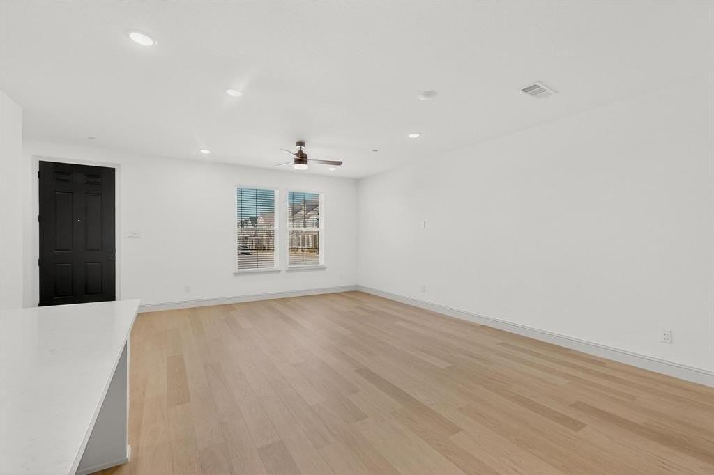 8852 Magnet Dr - Photo 7 of 38