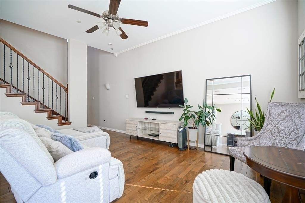 4650 Penelope Ln - Photo 6 of 28