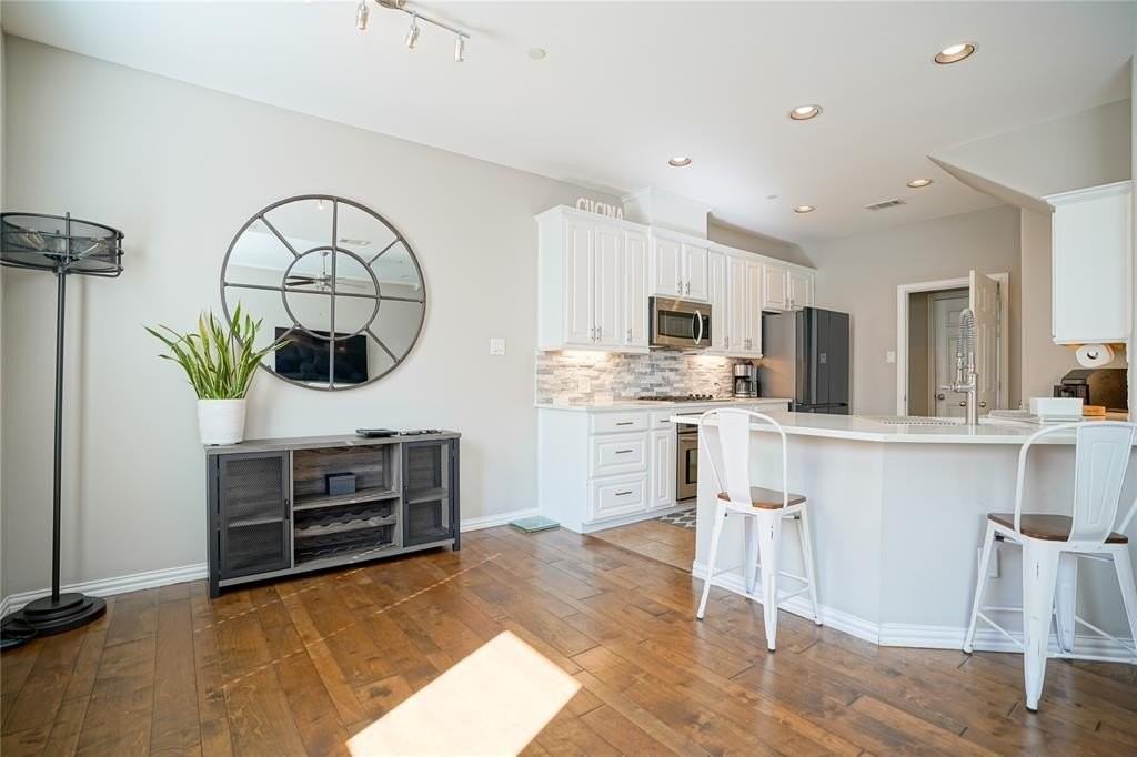 4650 Penelope Ln - Photo 7 of 28