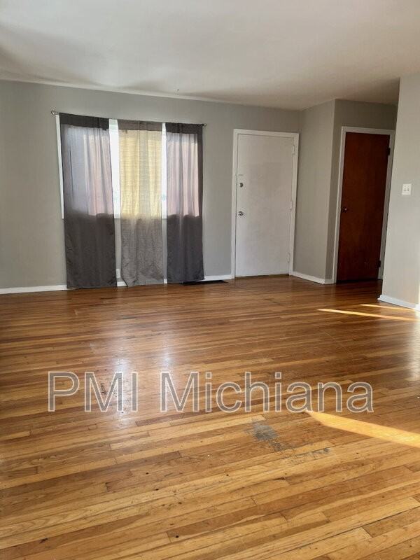 4414 Huron Cir - Photo 2 of 15