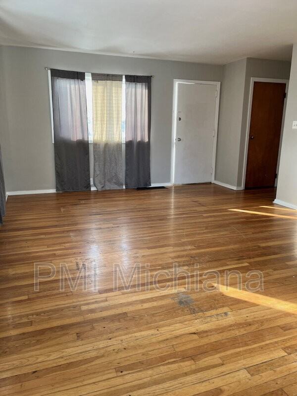 4414 Huron Cir - Photo 4 of 15