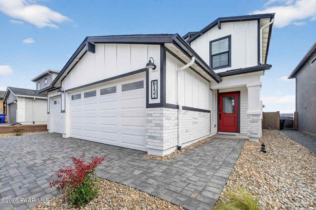 6137 Lonesome Dr - Photo 2 of 39