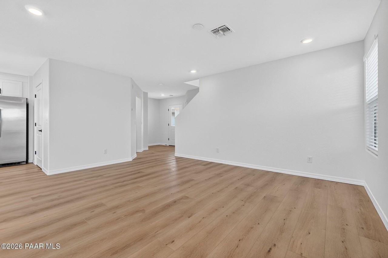 6137 Lonesome Dr - Photo 5 of 39