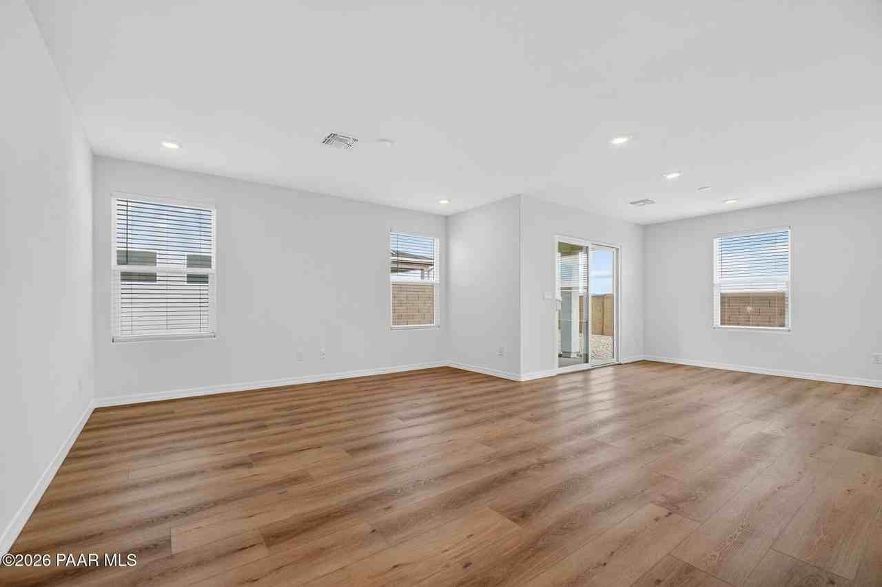 6137 Lonesome Dr - Photo 7 of 39