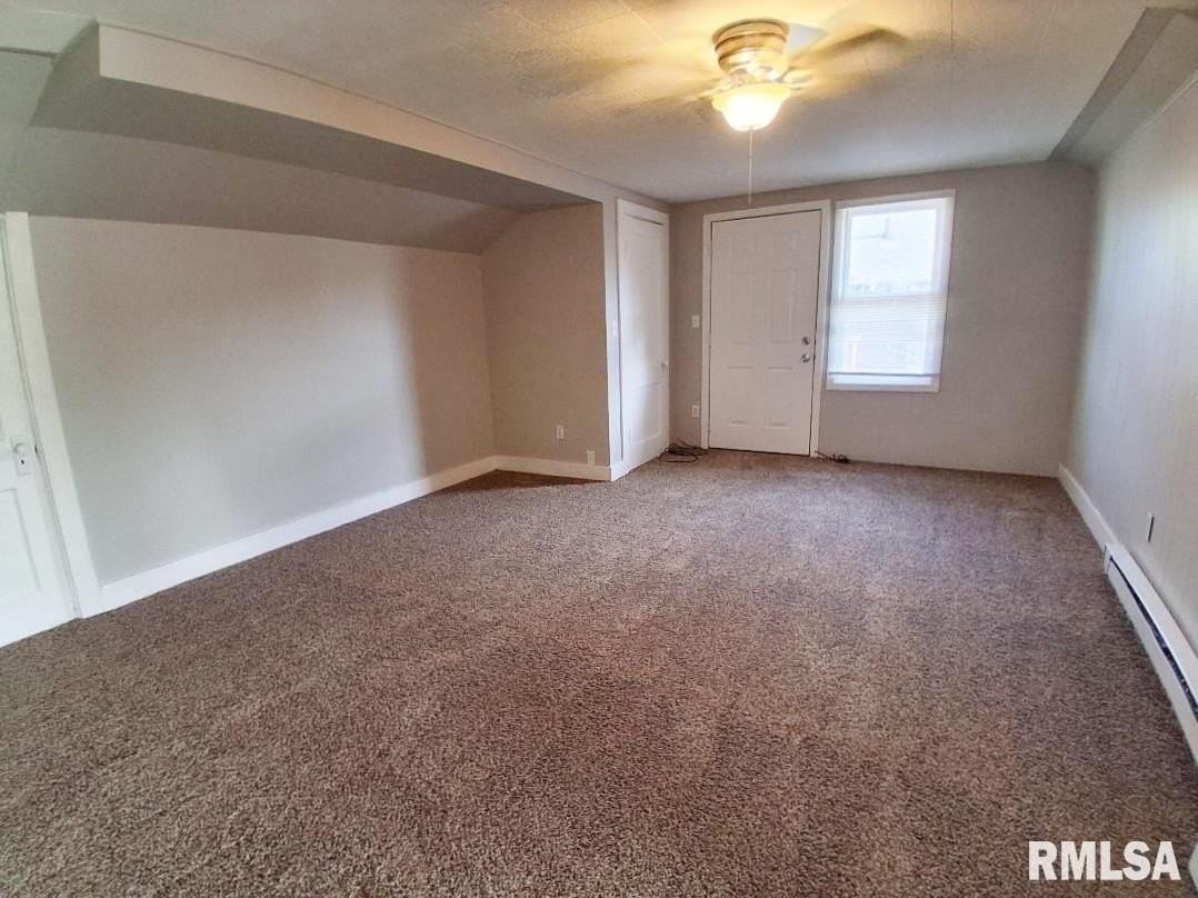 513 W Loucks Ave - Photo 5 of 12