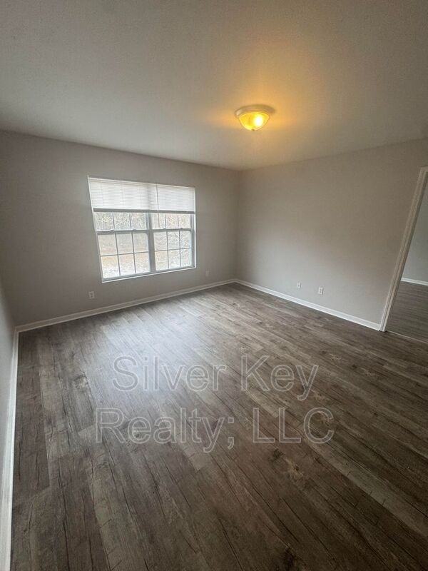 220 Willow Creek Dr #8 - Photo 2 of 11