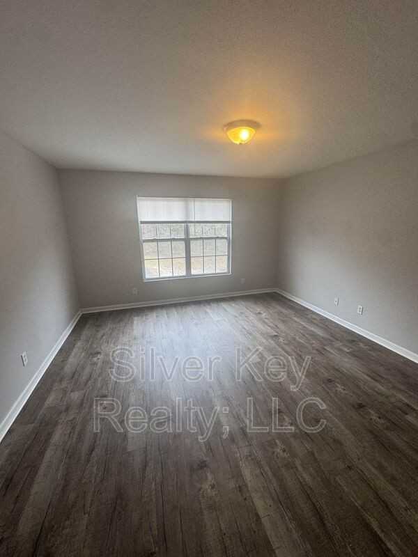 220 Willow Creek Dr #8 - Photo 6 of 11