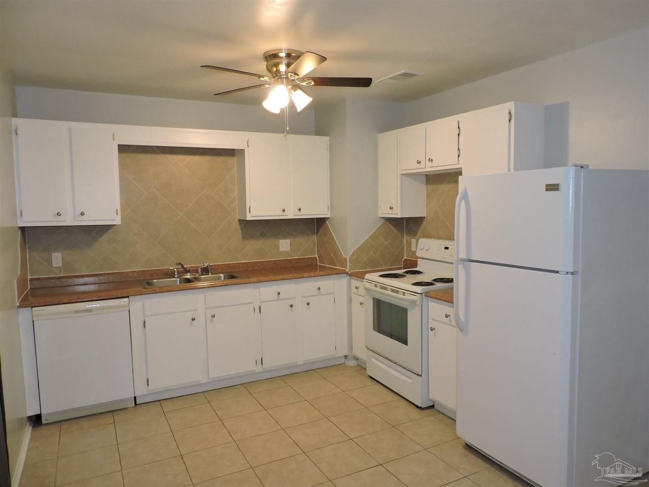 7820 Oak Forest Pl - Photo 6 of 20