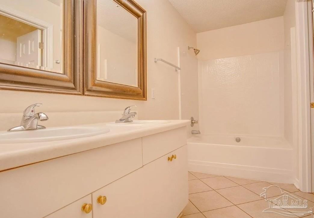 393 Mizzen Ln - Photo 7 of 8