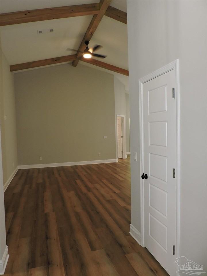 1451 Madelyn Woods Dr - Photo 3 of 32