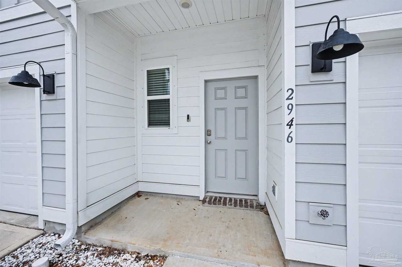 2946 Overcup St - Photo 2 of 23