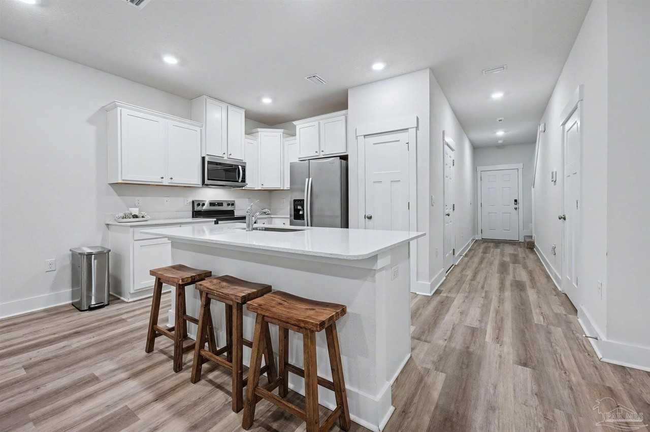 2946 Overcup St - Photo 5 of 23