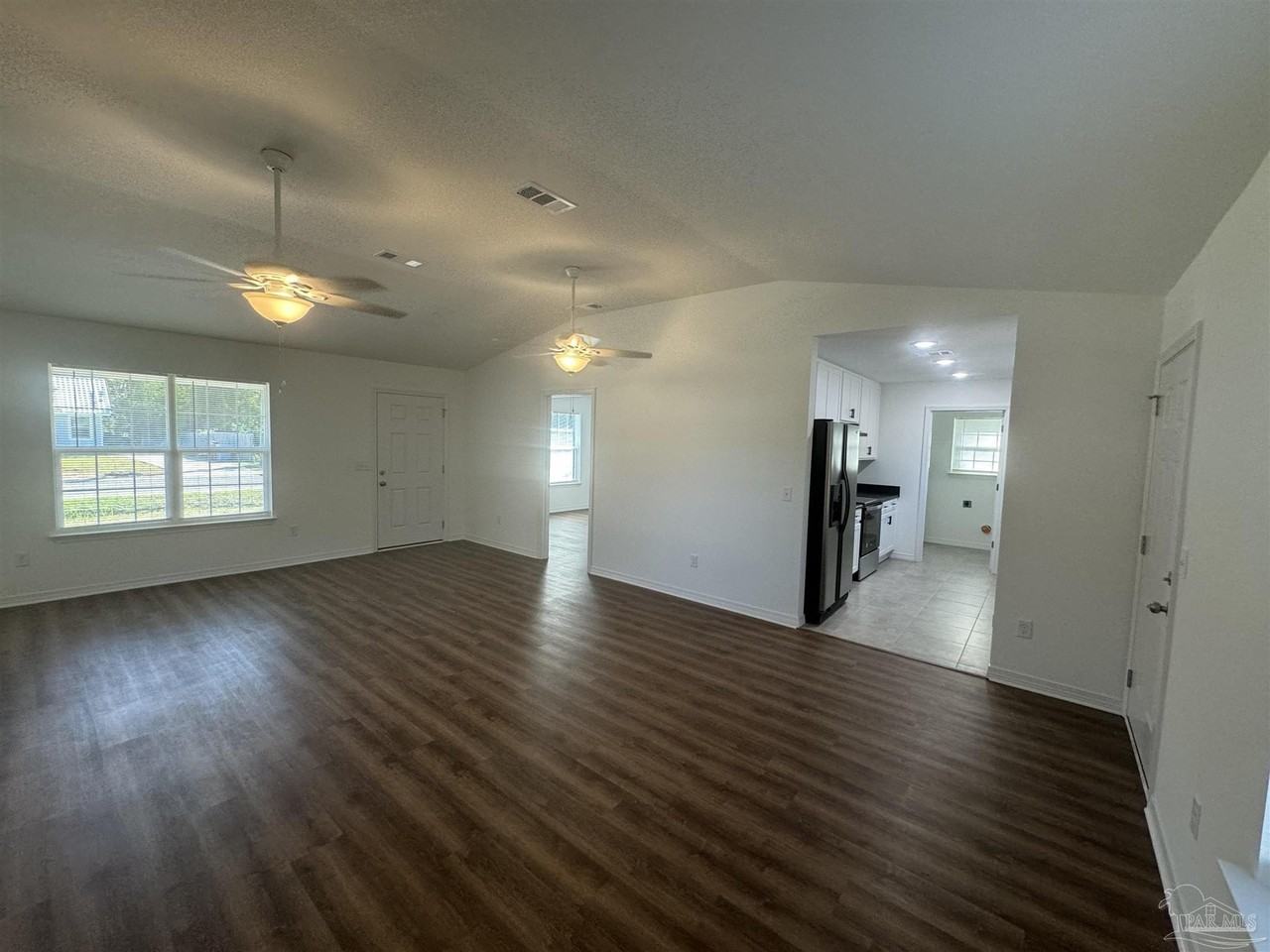 5396 Spruce St - Photo 3 of 24