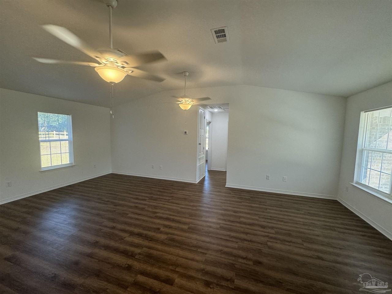 5396 Spruce St - Photo 5 of 24