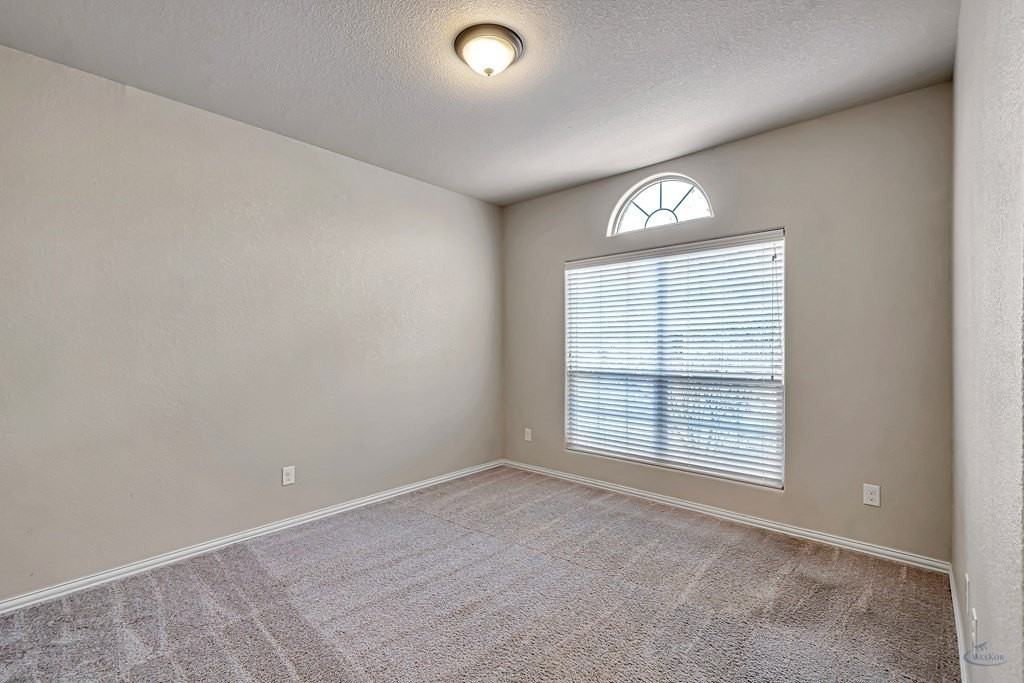 6613 Colony Rd - Photo 7 of 40